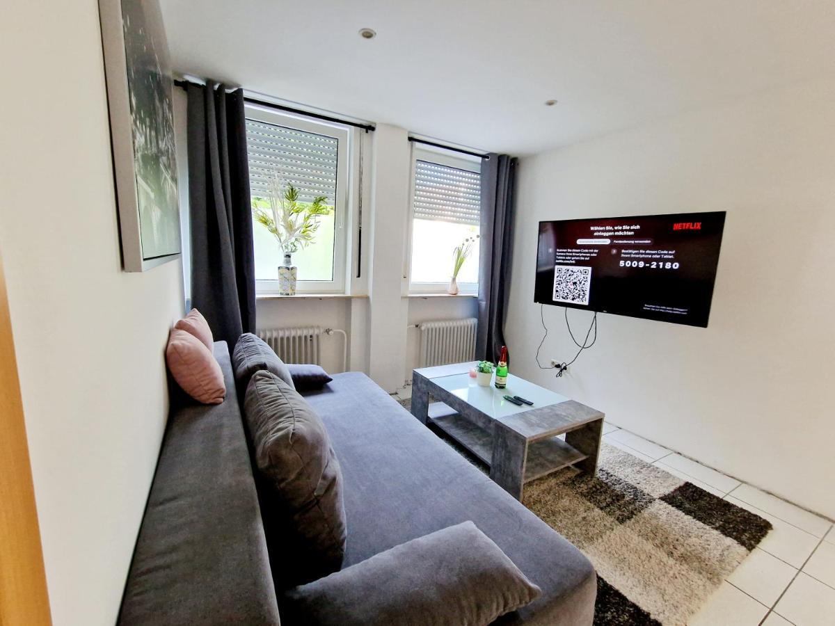 Gruppenfreundliches Apartment แฮร์โซเกนเอารัค ภายนอก รูปภาพ